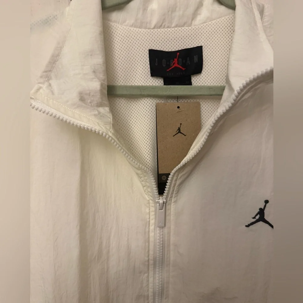 Nike Jordan Essentials Windbreaker Jacket White New W/Tags Men’s XL